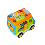 Hudobný autobus s projektorom a klavírikom